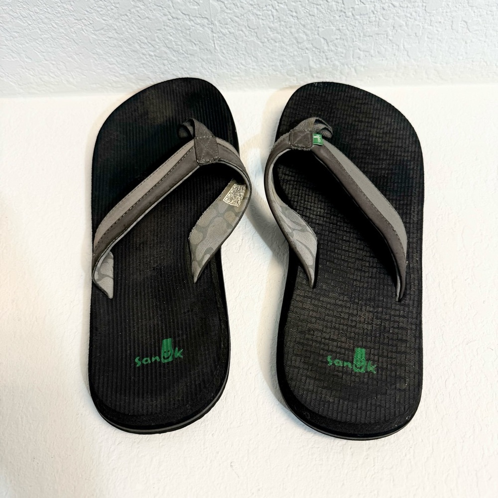 Sanuk Men’s Gray T strap cushioned Sandal Sz 10 - Picture 2 of 5